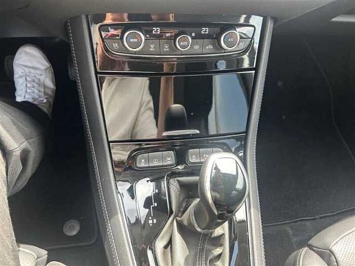 Opel Grandland X Ultimate 1.5 mit PDC*360°-Kamera*Navi*Sitzheizung