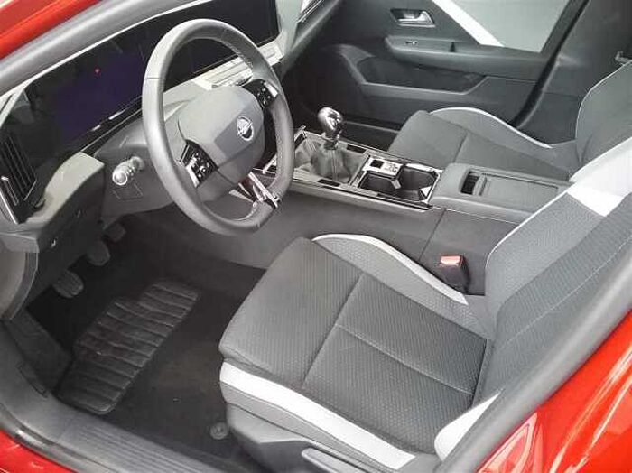 Opel Astra Enjoy 1.2 *Klimaautom. * *180° Kamera* *Parkpilot vo. +hi. * *LED* u. v.m.