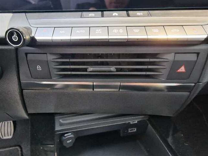 Opel Astra Elegance *Rückfahrkamera* *KeylessGo* *LED* *PDC* *CarPlay*