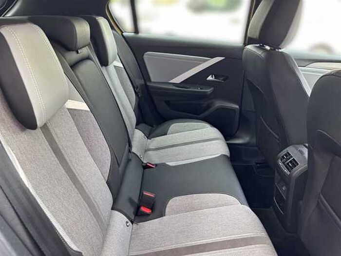 Opel Astra 1.2 Elegance*Klimaauto.*Tempomat*CarPlay*