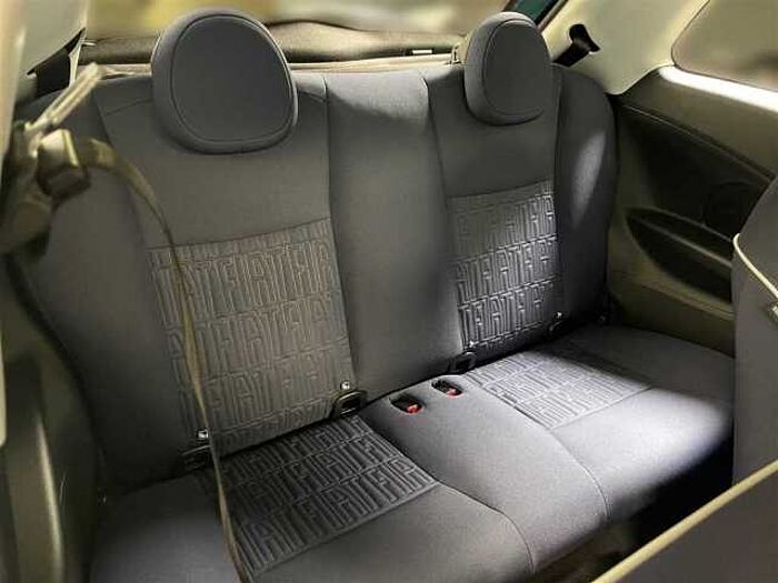 Fiat 500e Action Lichtsensor Spurhalteassistent USB 3.900km