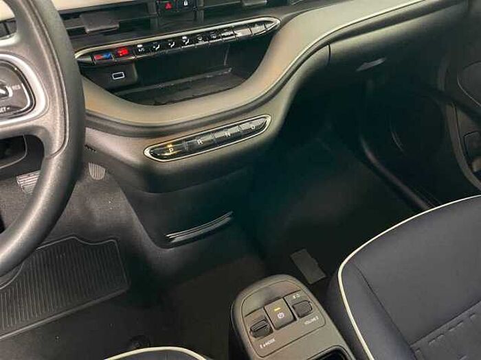 Fiat 500e Action Lichtsensor Spurhalteassistent USB 3.900km