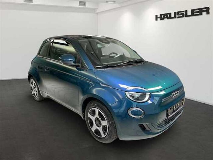 Fiat 500e Action Lichtsensor Spurhalteassistent USB 3.900km