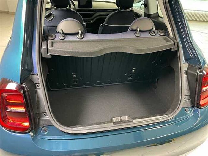 Fiat 500e Action Lichtsensor Spurhalteassistent USB 3.900km