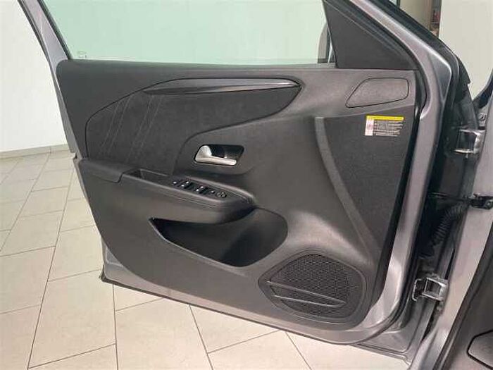 Opel Corsa GS Elektro mit Navigation und Rückfahrkamera LED