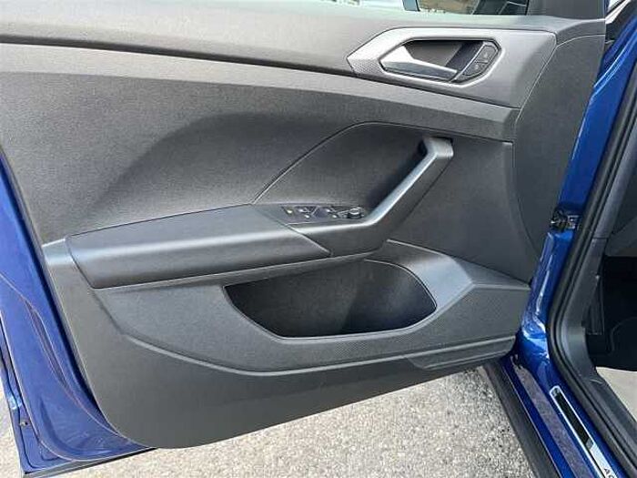 Volkswagen T-Cross 1.0 TSI Active mit Navi*SHZ*PDC*RFK