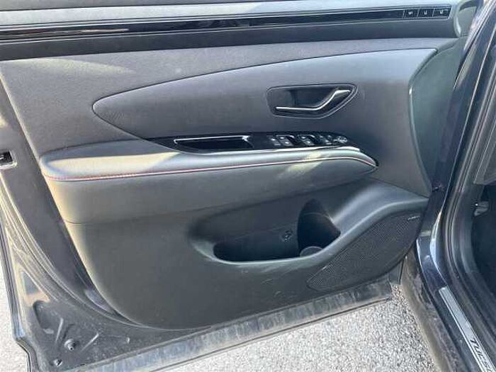 Hyundai Tucson 1.6 T-GDI Basis Plug-In Hybrid 4WD *Vollausstattung*