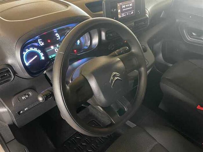 Citroen ë-Berlingo M Elektro 5-Sitzer Klima DAB-Radio PDC hinten