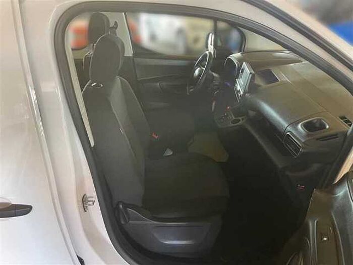 Citroen ë-Berlingo M Elektro 5-Sitzer Klima DAB-Radio PDC hinten