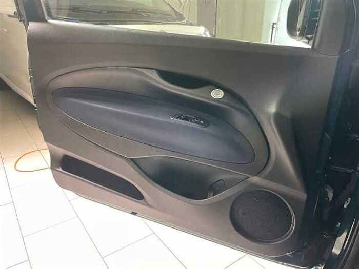 Fiat 500e Action Lichtsensor Bluetooth Spurhalteassistent