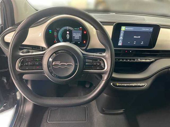 Fiat 500e Action Lichtsensor Bluetooth Spurhalteassistent