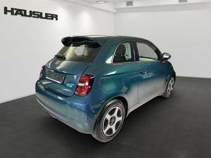 Fiat 500e Action Lichtsensor Bluetooth Spurhalteassistent