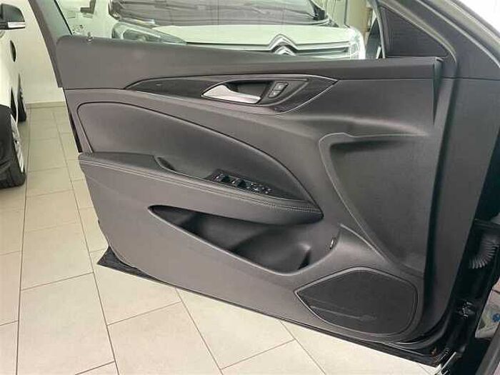 Opel Insignia Ultimat 2.0 Automatik AHK Leder Navi LED CarPlay