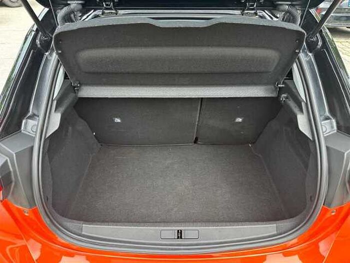 Opel Corsa Edition *Navi* *SHZ* *Lenkradheizung* *Rückfahrkamera* *PDC hi. * *CarPlay*