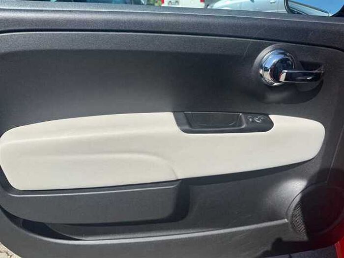 Fiat 500 1.0 Hybrid DolceVita, PDC, Servo, Panoramadach, Bluetooth,