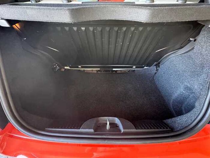 Fiat 500 1.0 Hybrid DolceVita, PDC, Servo, Panoramadach, Bluetooth,