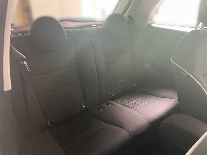 Fiat 500e Rückfahrkamera Sitzheizung CarPlay