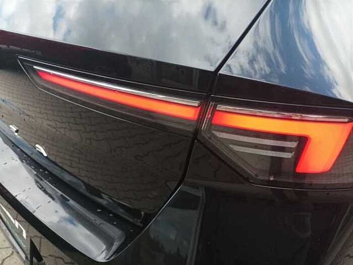 Opel Astra 1.2 Business Elegance*Navigation*Kamera*PDC