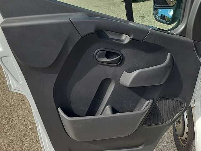 Opel Movano 2.3D*L1H1*Klimaaut. *Kamera*NAVI*