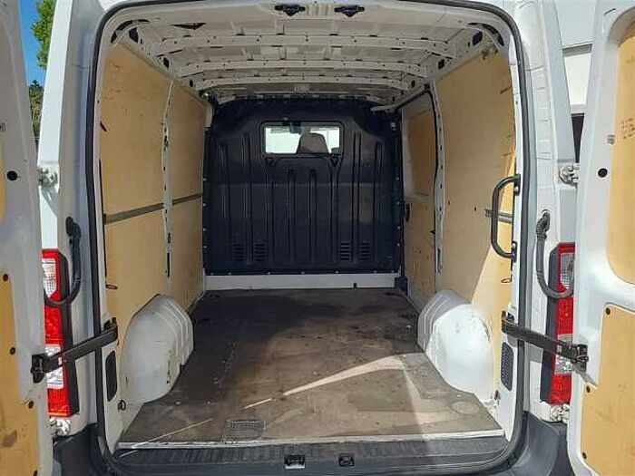 Opel Movano 2.3D*L1H1*Klimaaut. *Kamera*NAVI*