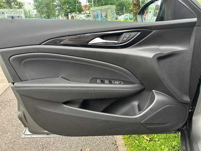 Opel Insignia 2.0T Aut. 4x4*Innovation*LED*Navi*Carplay