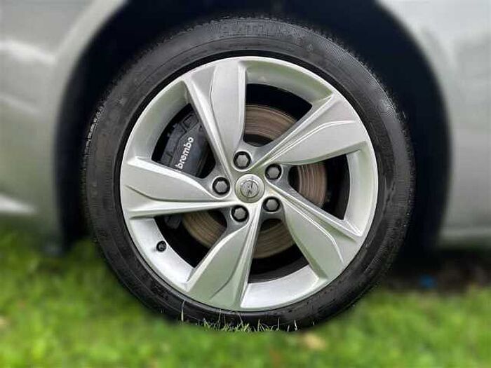 Opel Insignia 2.0T Aut. 4x4*Innovation*LED*Navi*Carplay