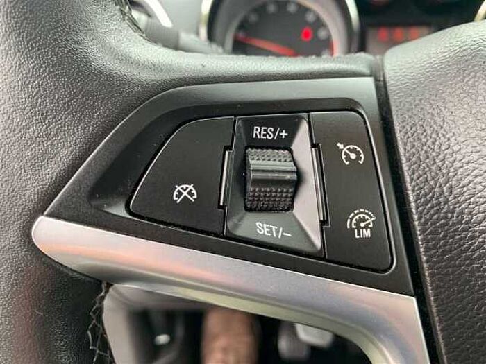 Opel Mokka 1.4 T 4x4 Innovation Schiebedach PDC Kamera Xenon