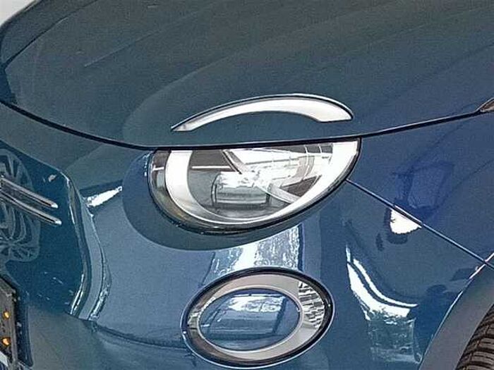 Fiat 500e Icon Navi Sitzheizung Einparkhilfe