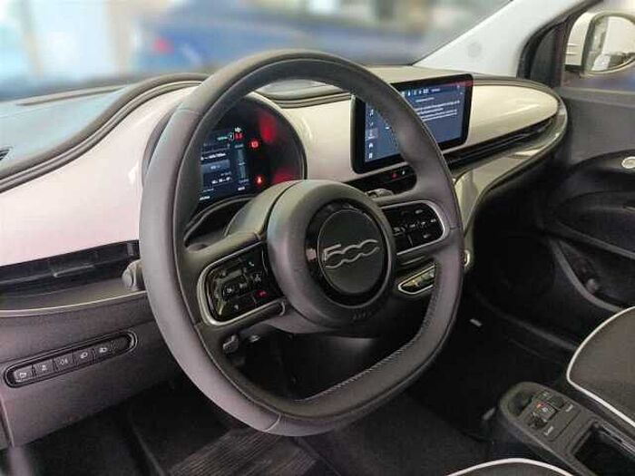 Fiat 500e Neuer 500 Kamera Sitzheizung CarPlay