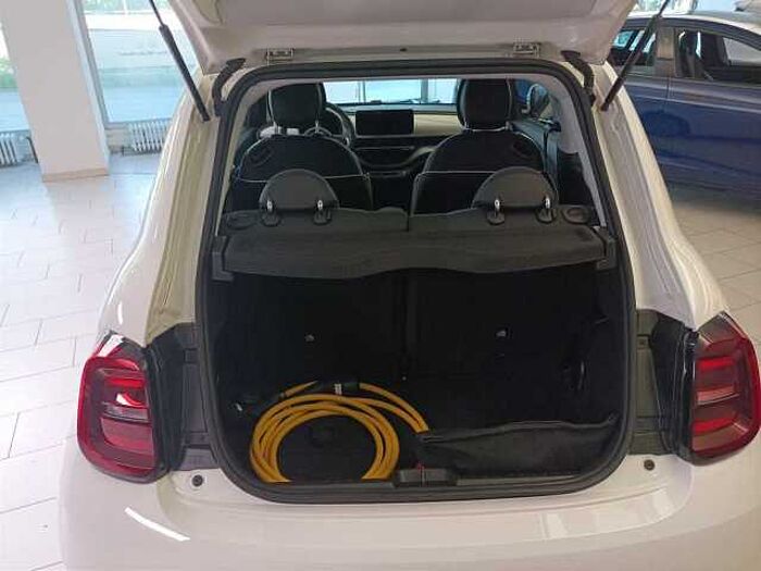 Fiat 500e Neuer 500 Kamera Sitzheizung CarPlay