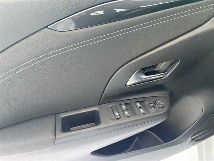 Opel Corsa ELEGANCE Automatik *LED* *PDC* *Sitzheizung* *CarPlay* *Kamera* uvm.