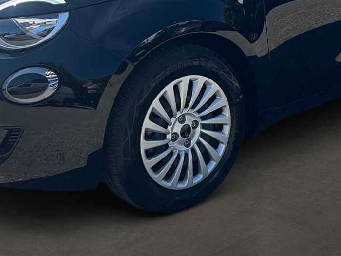 Fiat 500 mit Tempomat*Klimaautomatik*42 kWh