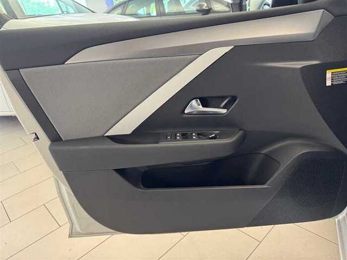 Opel Astra 1.2T Edition Kamera CarPlay LED