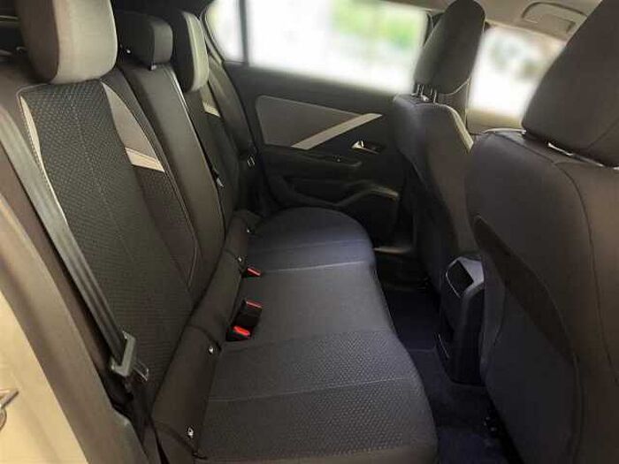 Opel Astra 1.2T Edition Kamera CarPlay LED