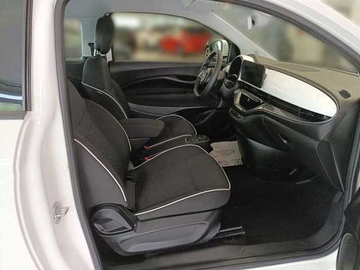 Fiat 500e Sitzheizung Rückfahrkamera Parksensoren