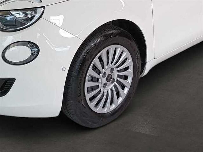 Fiat 500e Sitzheizung Rückfahrkamera Parksensoren