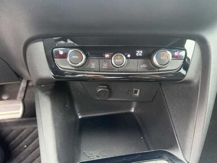 Opel Corsa Ultimate*130Ps*Aut*Navi*LED*Kamera*PDC*SHZ*Carpl. uvm.