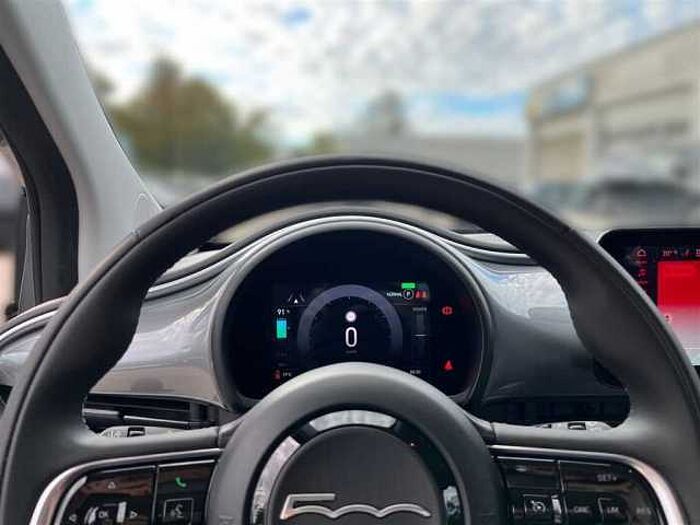 Fiat 500e mit RFK*Navi*PDC