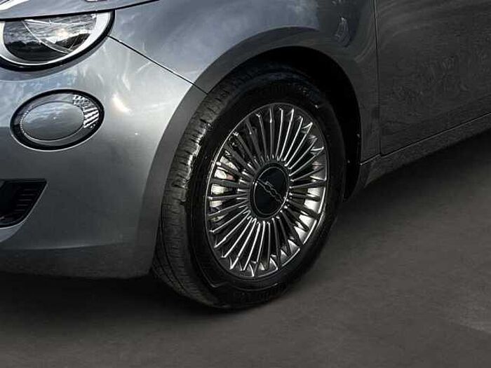 Fiat 500e mit RFK*Navi*PDC