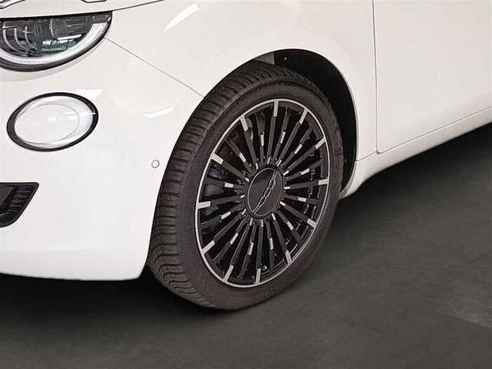 Fiat 500e By Bocelli Leder Navi Kamera Panoramadach LED