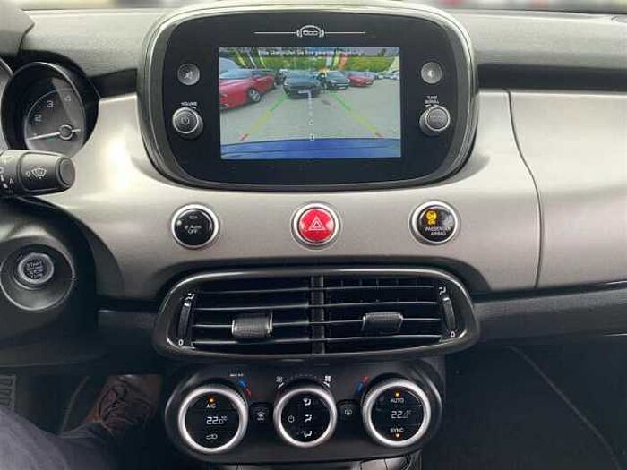 Fiat 500X 1.5T Hybrid DCT Dolcevita Faltdach LED PDC Kamera Navi
