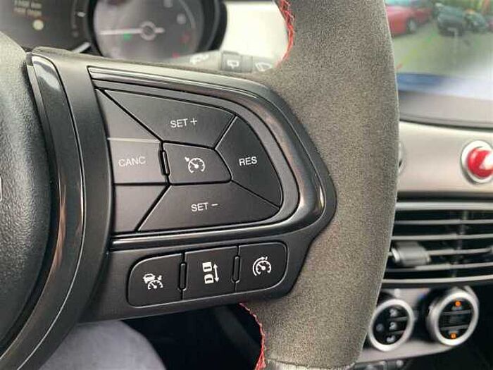 Fiat 500X 1.5T Hybrid DCT Dolcevita Faltdach LED PDC Kamera Navi