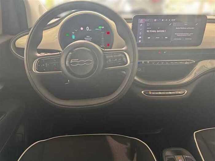 Fiat 500 42kWh Klimaautomatik CarPlay Spurhalteassistent
