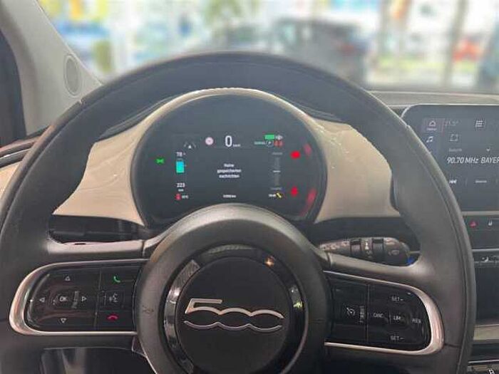 Fiat 500 42kWh Klimaautomatik CarPlay Spurhalteassistent
