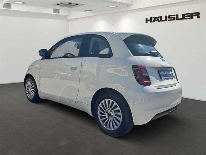 Fiat 500 42kWh Klimaautomatik CarPlay Spurhalteassistent