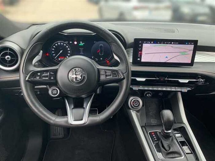 Alfa Romeo Tonale 1.5T Hybrid Veloce LED PDC Kamera Navi Leder ACC