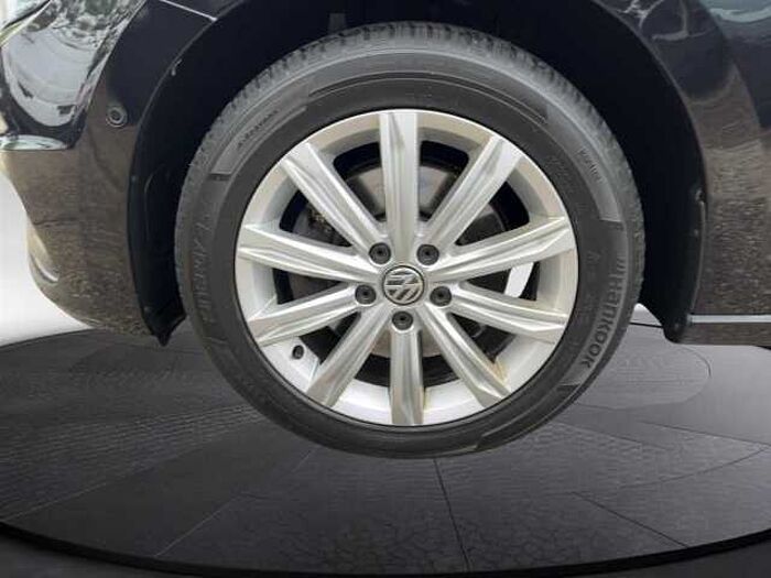 Volkswagen Touran mit Automatik*Navi*ACC uvm.