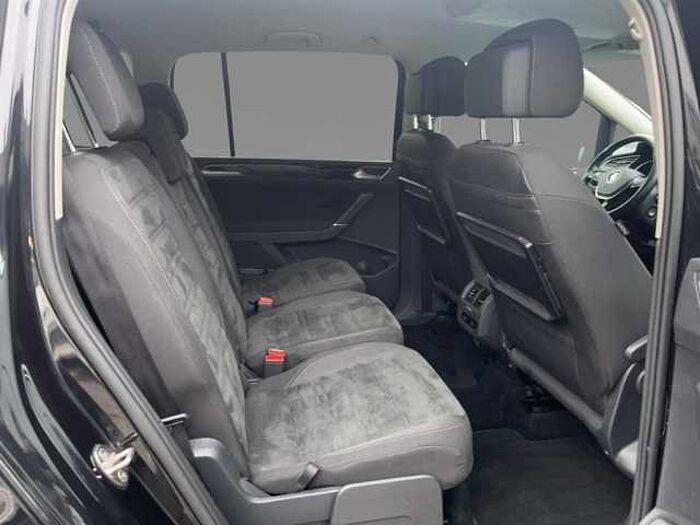 Volkswagen Touran mit Automatik*Navi*ACC uvm.