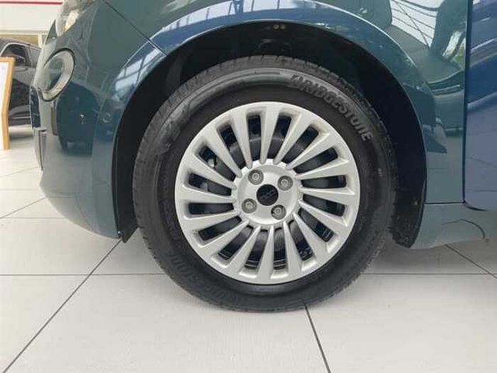 Fiat 500 Elektro 42 kWh 3-Phasen-Onboard-Charger *Parkpilot*Rückfahrkamera*Sitzheizun