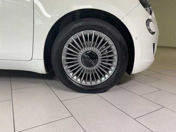 Fiat 500e Neuer 500 3+1 Rückfahrkamera PDC Sitzheizung